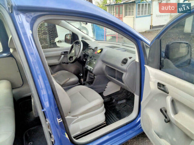 Синий Фольксваген Кадди, объемом двигателя 1.98 л и пробегом 303 тыс. км за 5500 $, фото 5 на Automoto.ua