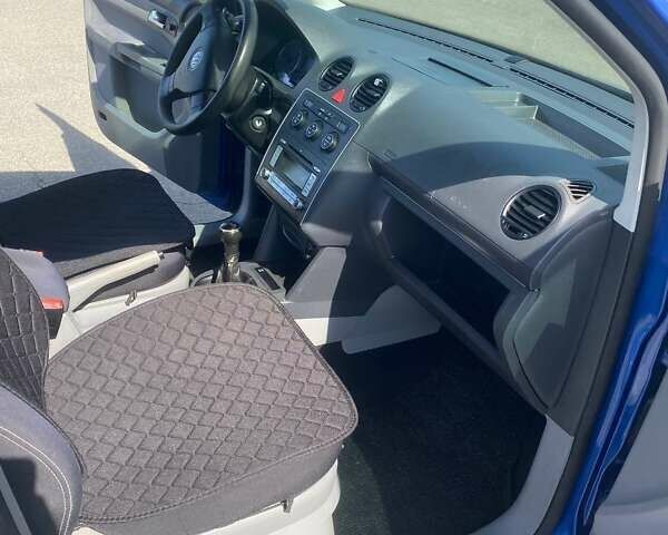 Синий Фольксваген Кадди, объемом двигателя 1.6 л и пробегом 322 тыс. км за 7199 $, фото 17 на Automoto.ua