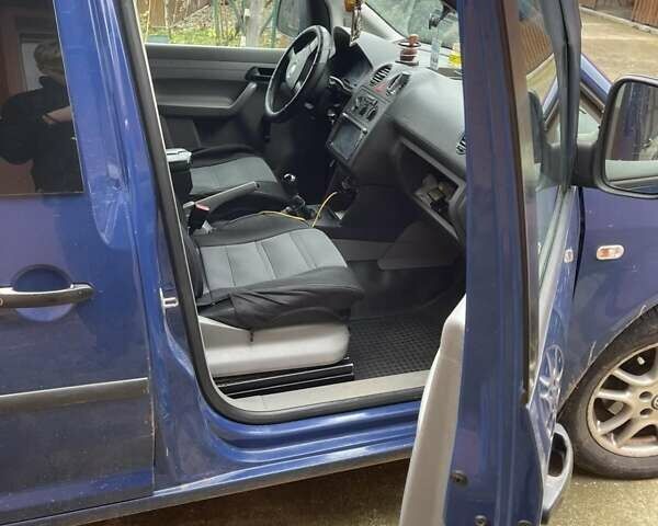 Синий Фольксваген Кадди, объемом двигателя 1.97 л и пробегом 253 тыс. км за 5900 $, фото 3 на Automoto.ua