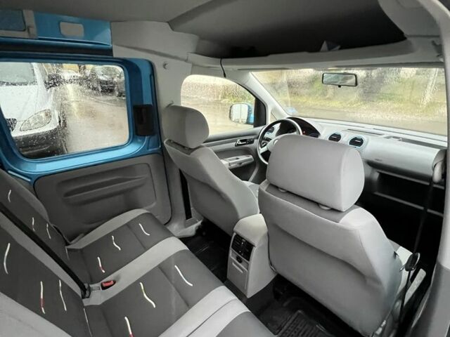 Синий Фольксваген Кадди, объемом двигателя 1.6 л и пробегом 215 тыс. км за 7300 $, фото 3 на Automoto.ua