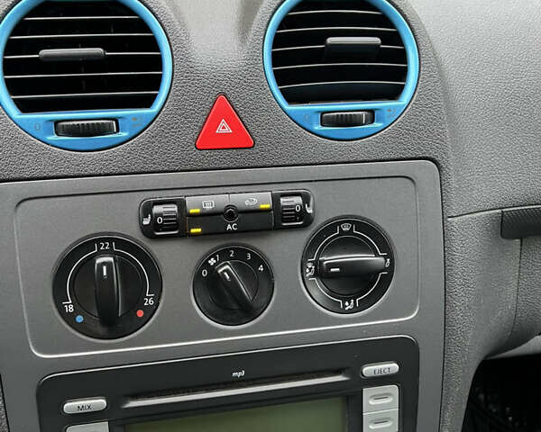 Фольксваген Кадди 2008 в Кропивницком (Кировограде) на Automoto.ua Синий Фольксваген Кадди, объемом двигателя 1.6 л и пробегом 214 тыс. км за 8100 $, фото 25 на Automoto.ua