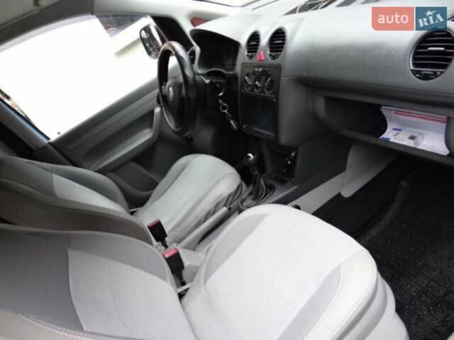 Синий Фольксваген Кадди, объемом двигателя 1.97 л и пробегом 250 тыс. км за 5800 $, фото 17 на Automoto.ua