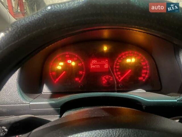 Синий Фольксваген Кадди, объемом двигателя 1.39 л и пробегом 344 тыс. км за 4000 $, фото 9 на Automoto.ua