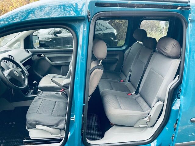 Синий Фольксваген Кадди, объемом двигателя 1.9 л и пробегом 199 тыс. км за 4750 $, фото 5 на Automoto.ua