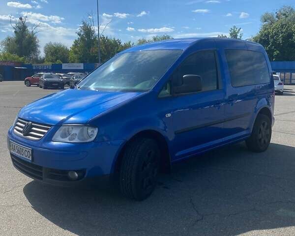 Синий Фольксваген Кадди, объемом двигателя 1.6 л и пробегом 322 тыс. км за 7199 $, фото 2 на Automoto.ua