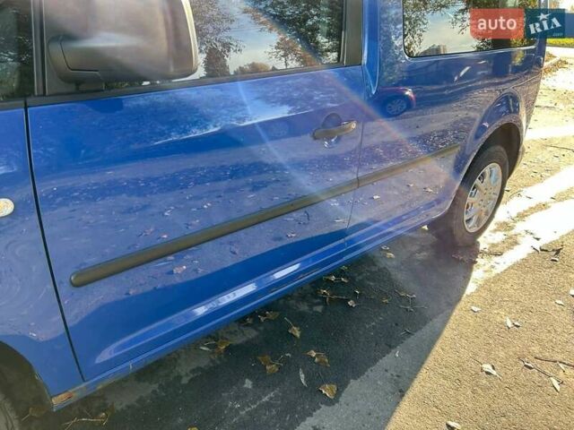 Фольксваген Кадди 2008 в Броварах на Automoto.ua Синий Фольксваген Кадди, объемом двигателя 1.6 л и пробегом 260 тыс. км за 5100 $, фото 4 на Automoto.ua