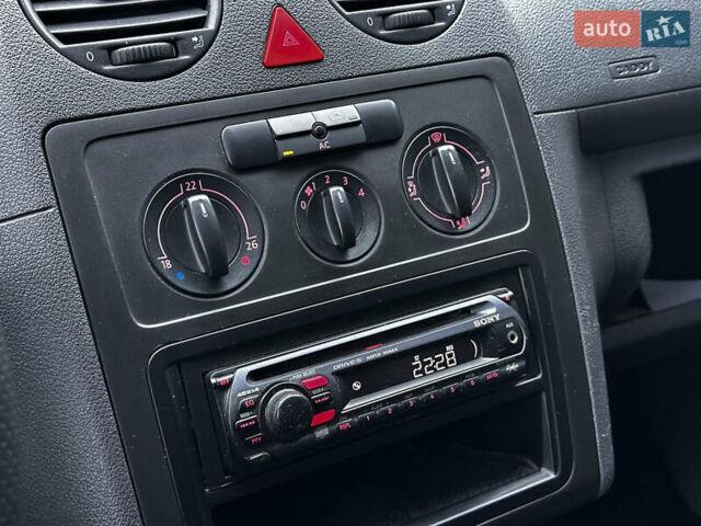 Синий Фольксваген Кадди, объемом двигателя 1.9 л и пробегом 361 тыс. км за 7650 $, фото 18 на Automoto.ua