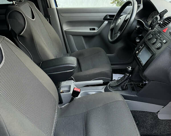 Синий Фольксваген Кадди, объемом двигателя 1.9 л и пробегом 330 тыс. км за 8800 $, фото 9 на Automoto.ua