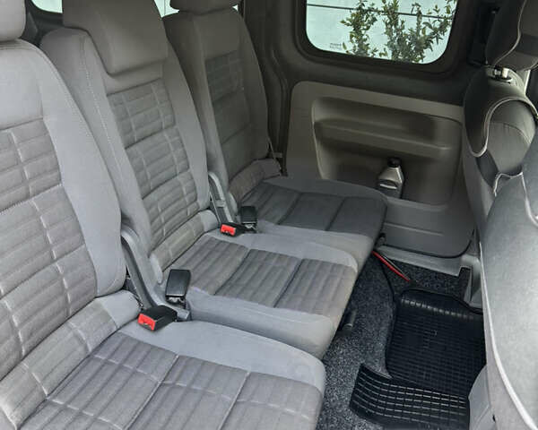 Синий Фольксваген Кадди, объемом двигателя 1.9 л и пробегом 330 тыс. км за 8800 $, фото 10 на Automoto.ua