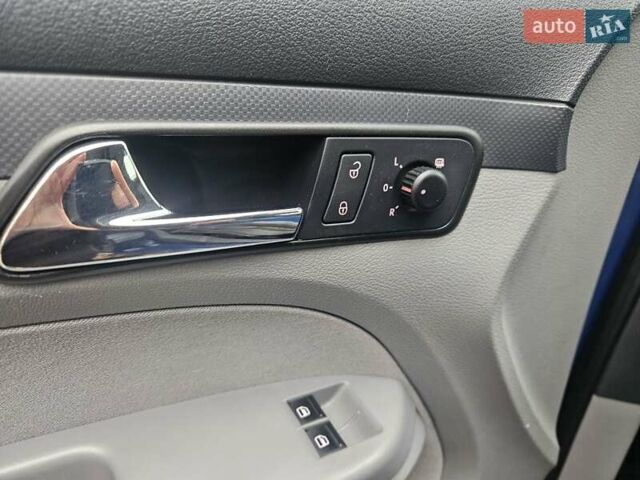 Синий Фольксваген Кадди, объемом двигателя 1.6 л и пробегом 243 тыс. км за 8100 $, фото 23 на Automoto.ua