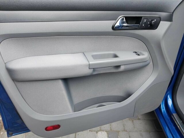 Синий Фольксваген Кадди, объемом двигателя 1.4 л и пробегом 200 тыс. км за 7500 $, фото 23 на Automoto.ua