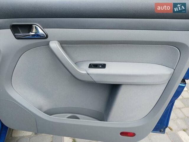 Синий Фольксваген Кадди, объемом двигателя 1.4 л и пробегом 200 тыс. км за 7500 $, фото 25 на Automoto.ua