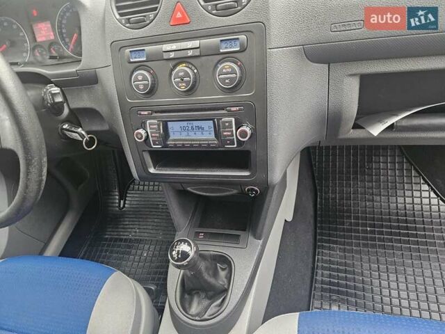 Синий Фольксваген Кадди, объемом двигателя 1.6 л и пробегом 243 тыс. км за 8100 $, фото 14 на Automoto.ua