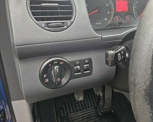 Синий Фольксваген Кадди, объемом двигателя 1.6 л и пробегом 243 тыс. км за 8100 $, фото 19 на Automoto.ua