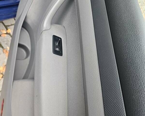 Синий Фольксваген Кадди, объемом двигателя 1.6 л и пробегом 243 тыс. км за 8100 $, фото 22 на Automoto.ua