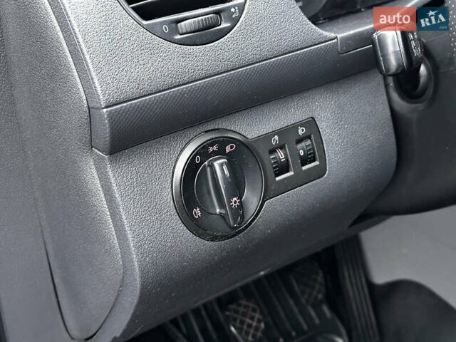 Синий Фольксваген Кадди, объемом двигателя 1.9 л и пробегом 361 тыс. км за 7650 $, фото 16 на Automoto.ua