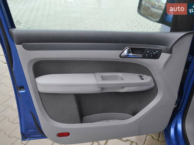 Синій Фольксваген Кадді, об'ємом двигуна 1.6 л та пробігом 216 тис. км за 9950 $, фото 20 на Automoto.ua