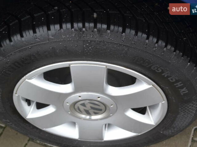 Синій Фольксваген Кадді, об'ємом двигуна 1.6 л та пробігом 216 тис. км за 9950 $, фото 10 на Automoto.ua