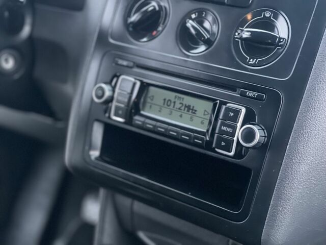 Синий Фольксваген Кадди, объемом двигателя 1.9 л и пробегом 239 тыс. км за 7300 $, фото 22 на Automoto.ua