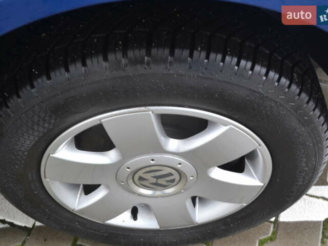 Синій Фольксваген Кадді, об'ємом двигуна 1.6 л та пробігом 216 тис. км за 9950 $, фото 5 на Automoto.ua