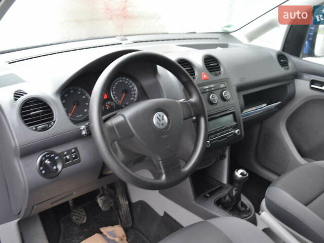 Синій Фольксваген Кадді, об'ємом двигуна 1.6 л та пробігом 216 тис. км за 9950 $, фото 19 на Automoto.ua