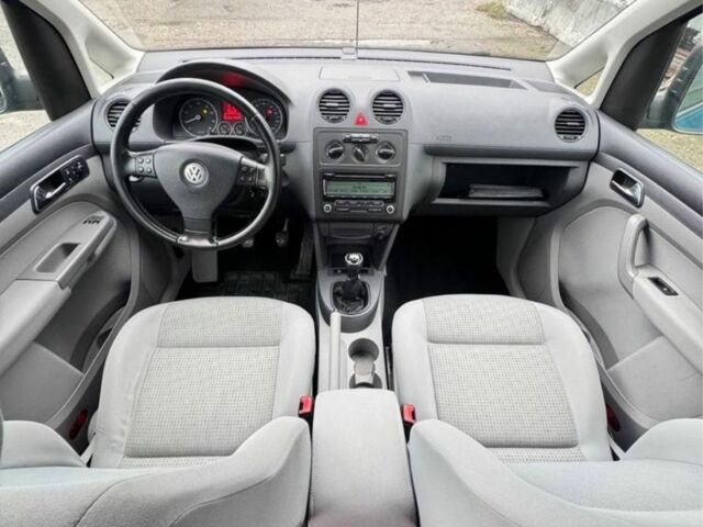 Синій Фольксваген Кадді, об'ємом двигуна 1.6 л та пробігом 206 тис. км за 5000 $, фото 5 на Automoto.ua