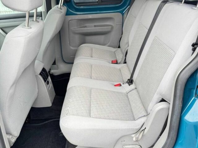 Синій Фольксваген Кадді, об'ємом двигуна 1.6 л та пробігом 206 тис. км за 5000 $, фото 7 на Automoto.ua