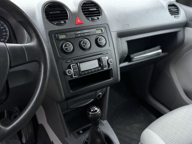 Синий Фольксваген Кадди, объемом двигателя 1.4 л и пробегом 266 тыс. км за 7550 $, фото 12 на Automoto.ua