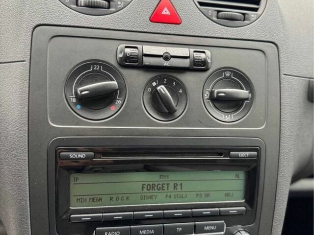 Синій Фольксваген Кадді, об'ємом двигуна 1.6 л та пробігом 206 тис. км за 5000 $, фото 17 на Automoto.ua