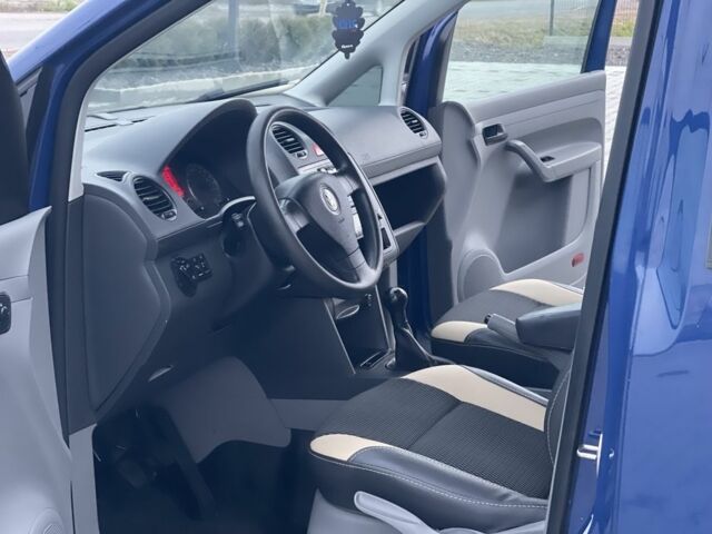 Синий Фольксваген Кадди, объемом двигателя 1.9 л и пробегом 239 тыс. км за 7300 $, фото 10 на Automoto.ua