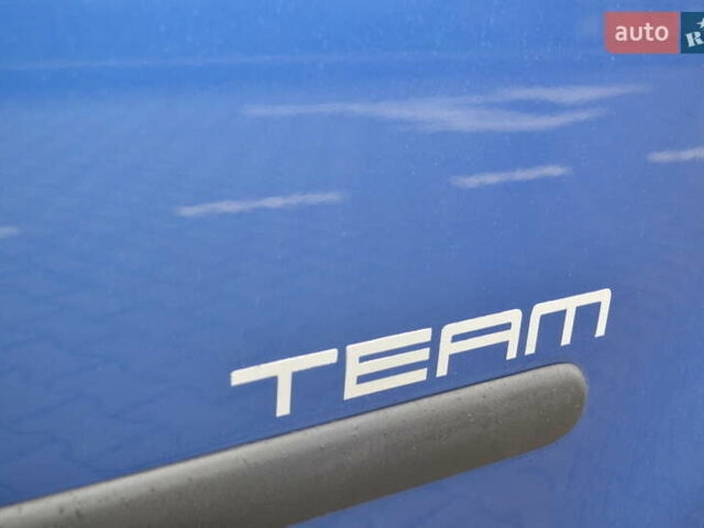 Синій Фольксваген Кадді, об'ємом двигуна 1.6 л та пробігом 216 тис. км за 9950 $, фото 13 на Automoto.ua