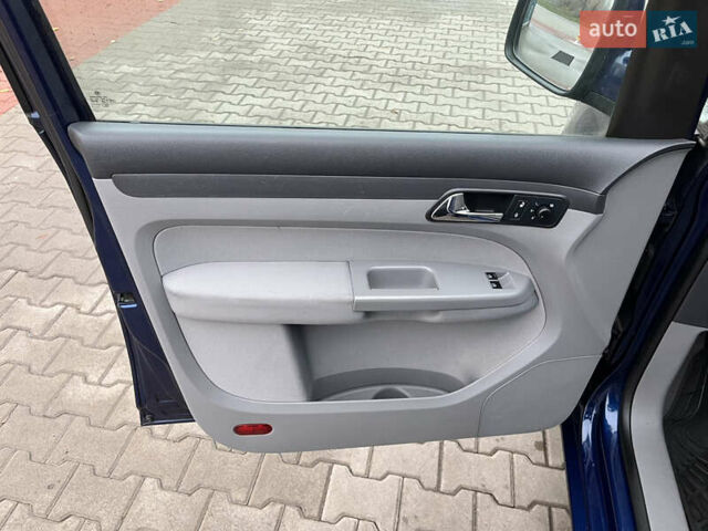 Синий Фольксваген Кадди, объемом двигателя 1.39 л и пробегом 266 тыс. км за 7499 $, фото 22 на Automoto.ua