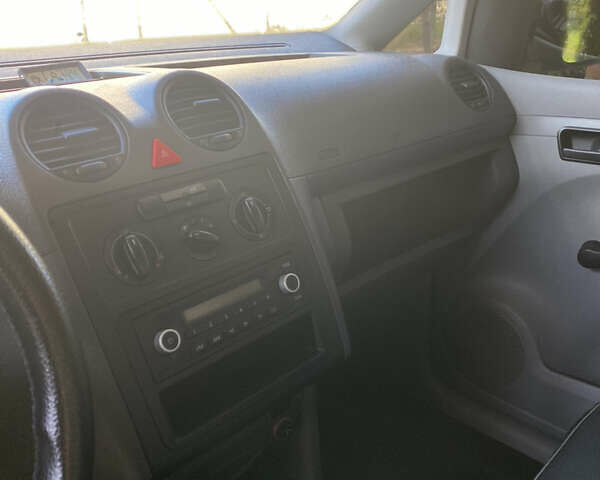 Синий Фольксваген Кадди, объемом двигателя 1.9 л и пробегом 235 тыс. км за 6200 $, фото 11 на Automoto.ua