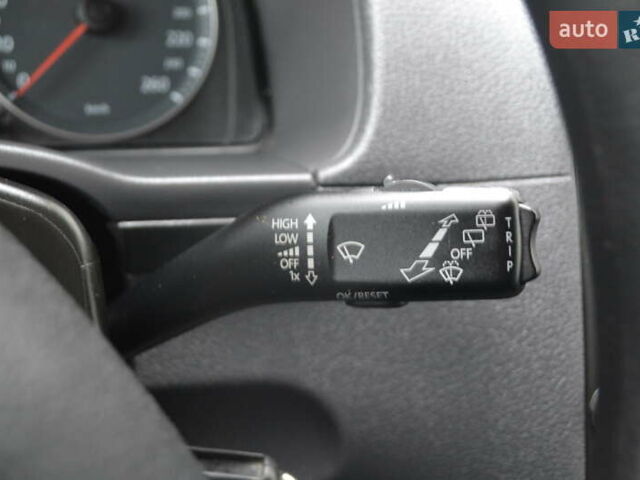 Синій Фольксваген Кадді, об'ємом двигуна 1.6 л та пробігом 216 тис. км за 9950 $, фото 35 на Automoto.ua