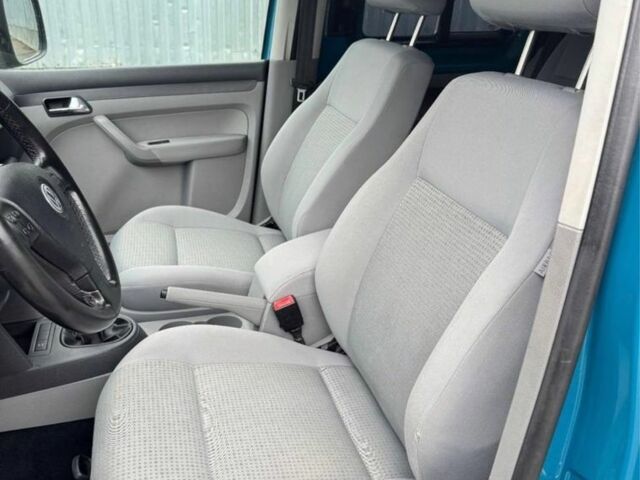 Синій Фольксваген Кадді, об'ємом двигуна 1.6 л та пробігом 206 тис. км за 5000 $, фото 6 на Automoto.ua