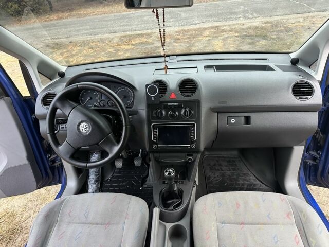 Синій Фольксваген Кадді, об'ємом двигуна 1.9 л та пробігом 241 тис. км за 8999 $, фото 20 на Automoto.ua