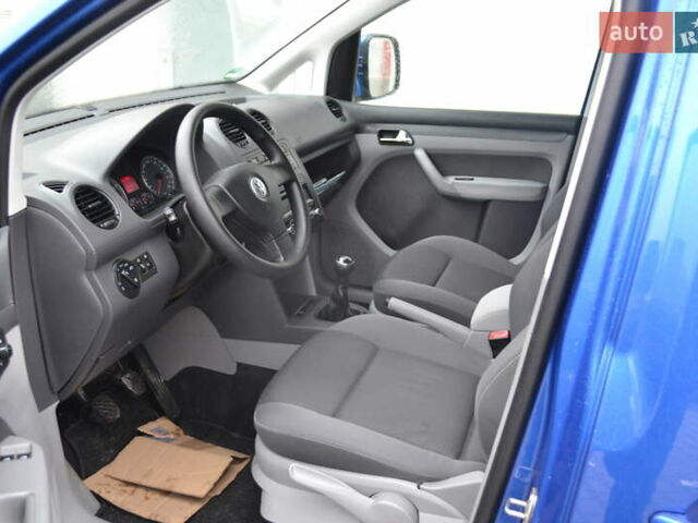 Синій Фольксваген Кадді, об'ємом двигуна 1.6 л та пробігом 216 тис. км за 9950 $, фото 18 на Automoto.ua