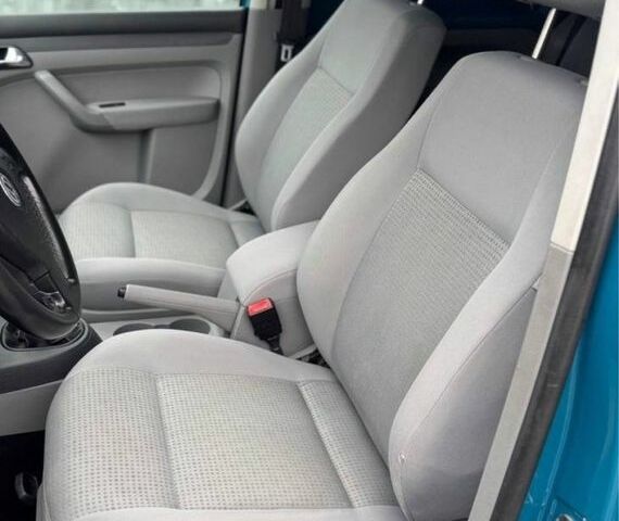 Синій Фольксваген Кадді, об'ємом двигуна 1.6 л та пробігом 206 тис. км за 5000 $, фото 16 на Automoto.ua