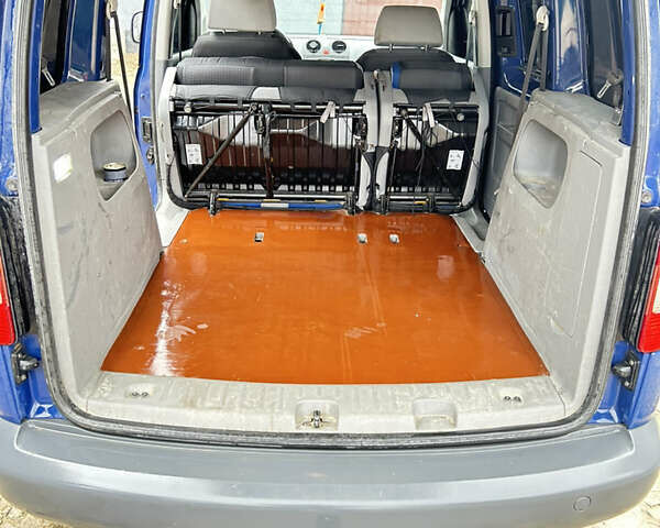 Синий Фольксваген Кадди, объемом двигателя 1.9 л и пробегом 252 тыс. км за 8500 $, фото 12 на Automoto.ua