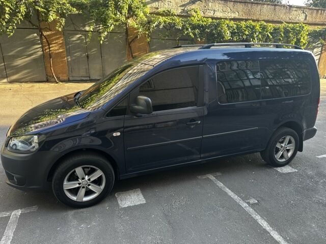 Синий Фольксваген Кадди, объемом двигателя 1.6 л и пробегом 252 тыс. км за 9000 $, фото 2 на Automoto.ua