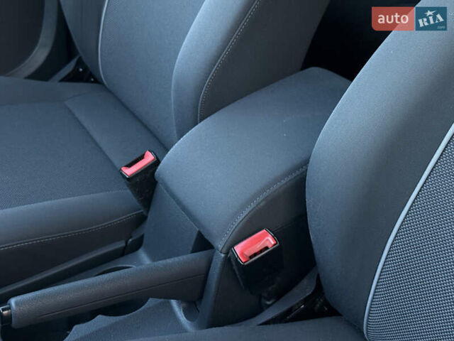 Синий Фольксваген Кадди, объемом двигателя 0 л и пробегом 246 тыс. км за 10850 $, фото 54 на Automoto.ua