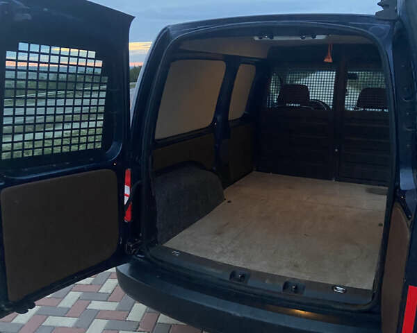 Синий Фольксваген Кадди, объемом двигателя 1.6 л и пробегом 186 тыс. км за 6800 $, фото 11 на Automoto.ua