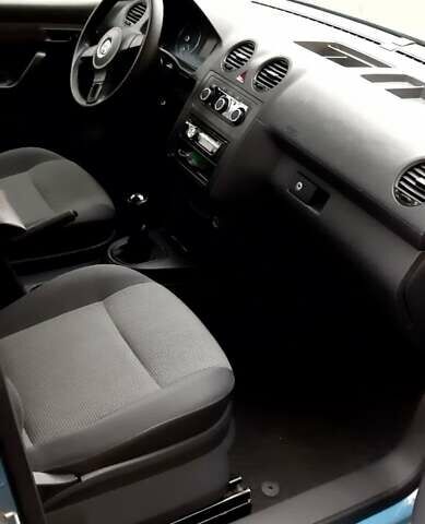 Синій Фольксваген Кадді, об'ємом двигуна 1.2 л та пробігом 251 тис. км за 6300 $, фото 6 на Automoto.ua