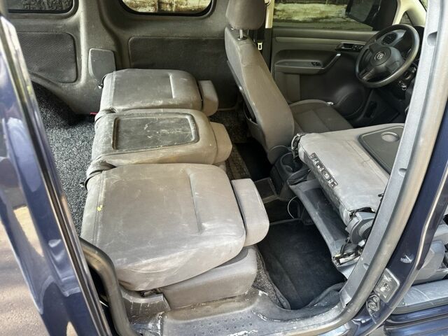 Синий Фольксваген Кадди, объемом двигателя 1.6 л и пробегом 252 тыс. км за 9000 $, фото 13 на Automoto.ua