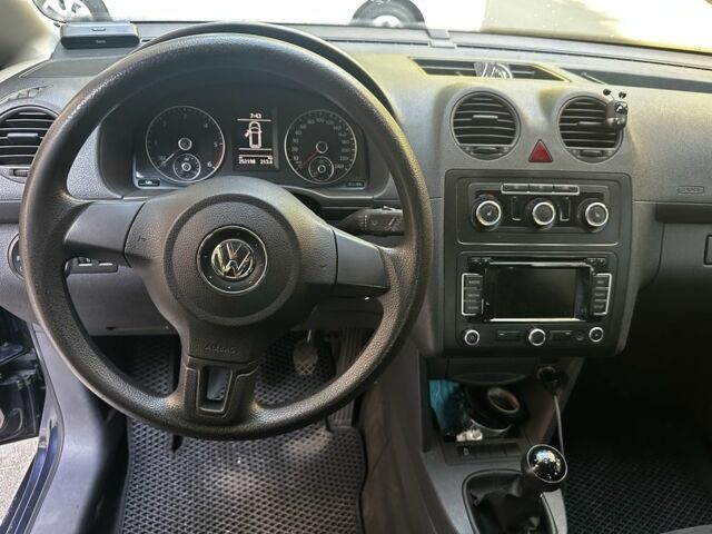 Синий Фольксваген Кадди, объемом двигателя 1.6 л и пробегом 252 тыс. км за 9000 $, фото 7 на Automoto.ua