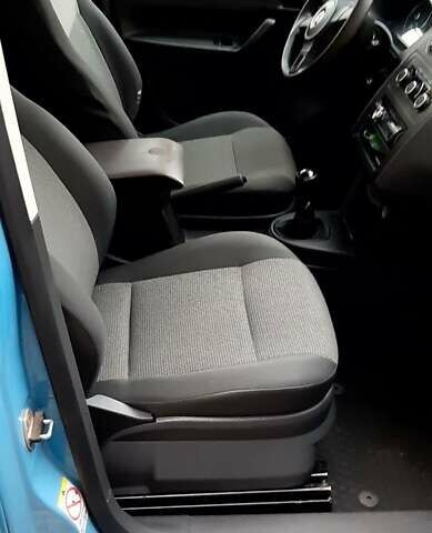 Синій Фольксваген Кадді, об'ємом двигуна 1.2 л та пробігом 251 тис. км за 6300 $, фото 7 на Automoto.ua