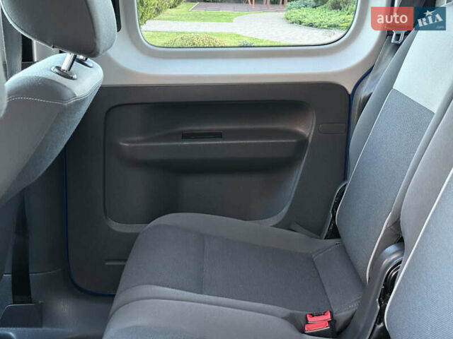 Синий Фольксваген Кадди, объемом двигателя 0 л и пробегом 246 тыс. км за 10850 $, фото 61 на Automoto.ua