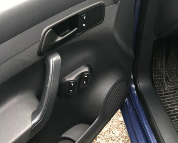 Фольксваген Кадди 2012 в Хмельницком на Automoto.ua Синий Фольксваген Кадди, объемом двигателя 1.6 л и пробегом 251 тыс. км за 7100 $, фото 12 на Automoto.ua