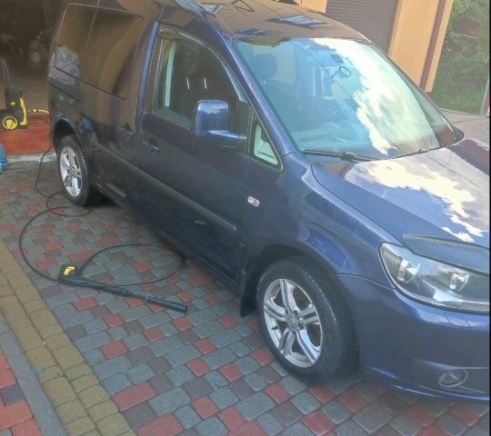 Фольксваген Кадди 2012 в Самборе на Automoto.ua Синий Фольксваген Кадди, объемом двигателя 2 л и пробегом 271 тыс. км за 13500 $, фото 3 на Automoto.ua