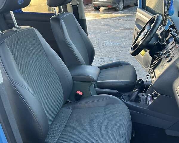 Синій Фольксваген Кадді, об'ємом двигуна 1.6 л та пробігом 296 тис. км за 10000 $, фото 11 на Automoto.ua